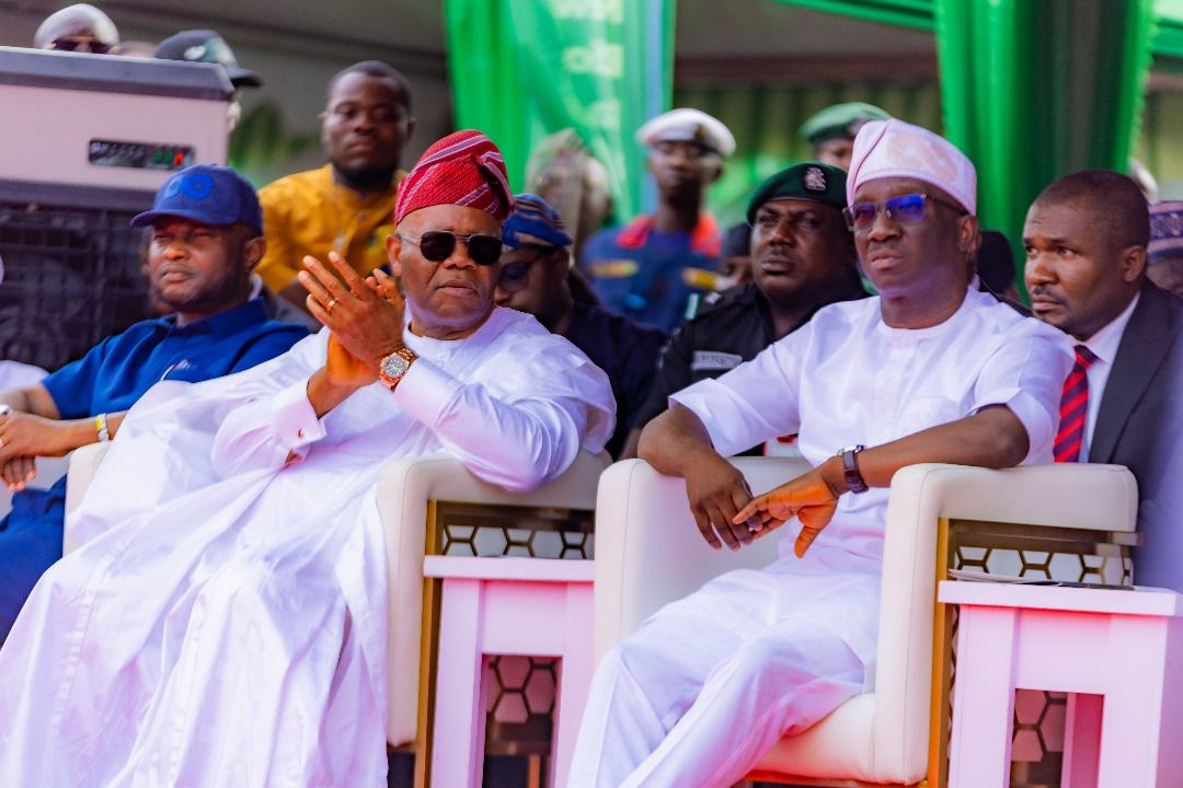 ojovince's tweet photo. The Senate president Godswill Akpabio commissioned Farm Equipment in Edo State.
#practicalgovernance https://t.co/J8A7HuLV8x