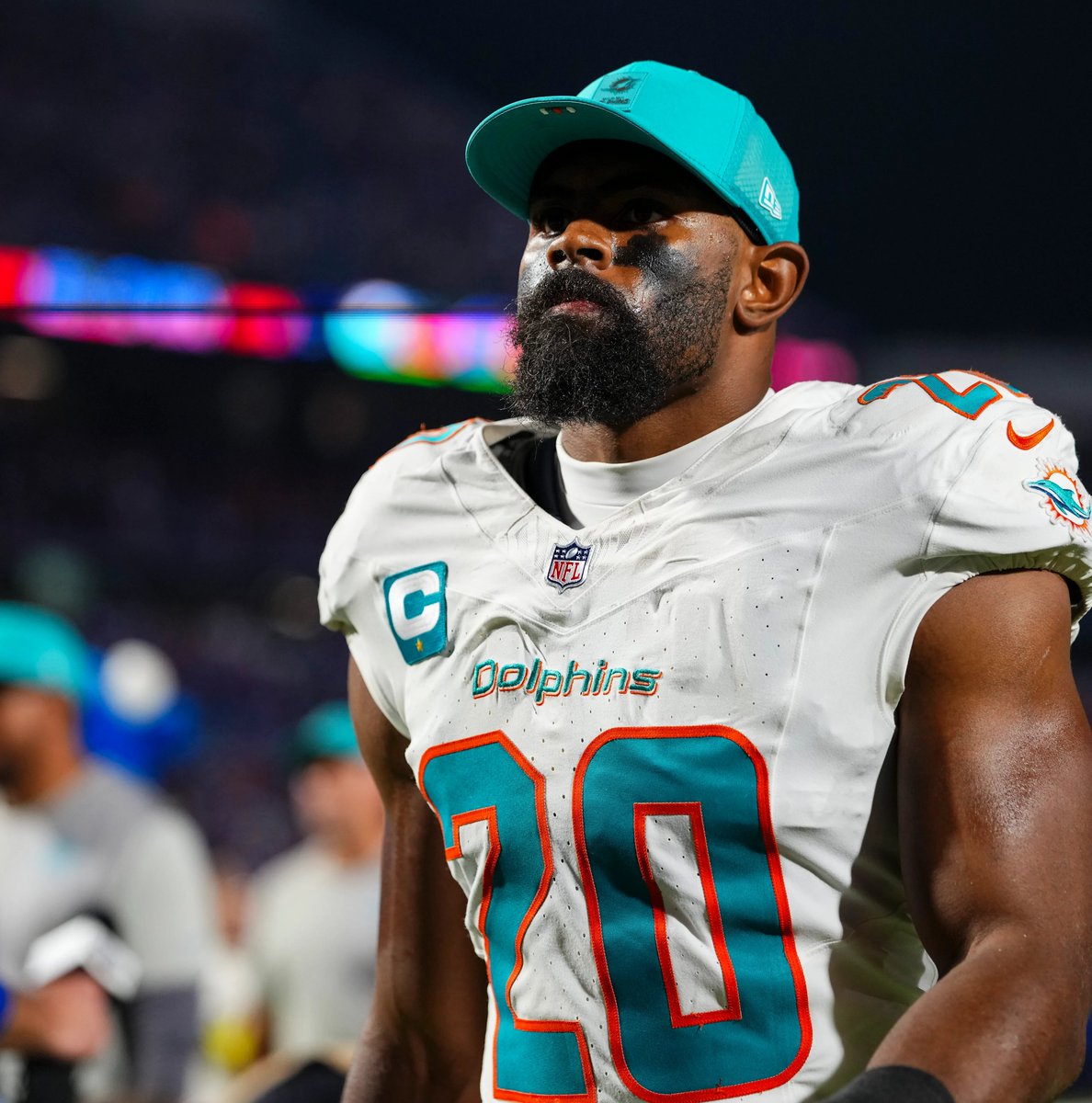 📊 According to PFF, Jordyn Brooks had 16 solo tackles vs. Washington Commanders. Players with multiple 15+ solo tackle games since 1994:

➖ Jordyn Brooks x3
➖ Derrick Brooks x3
➖ Patrick Willis x3
➖ Donnie Edwards x2
➖ Junior Seau x2

(<a href="/PFF/">PFF</a>/<a href="/pfref/">Pro Football Reference</a>) #PhinsUp