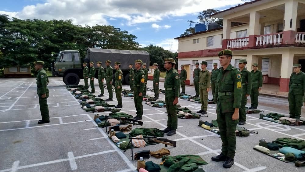 isbelramos81's tweet photo. 🇨🇺💪 Preparándonos para la salida al terreno,#Cuba 
Fieles al pueblo, al partido y a nuestro Comandante en Jefe. https://t.co/hU3sQAz5Q8