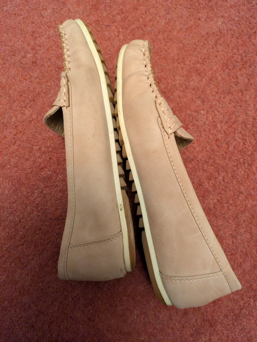 🤸🏻‍♂️Tomorrow I shall be leading children in 4 types of firework actions, ending with blast-off from all-4s. And that's just for starters... Flattest-heeled shoes at the ready! Gymnastics lesson? Drama? Keep fit...?? 
Poetry of course!