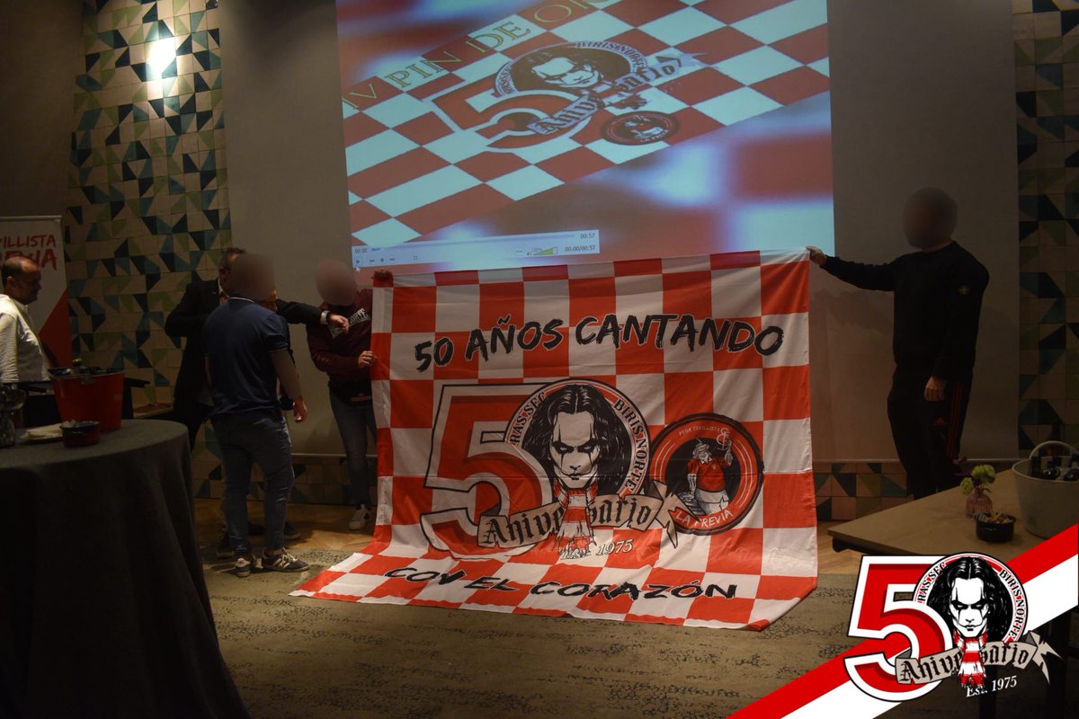 birisoficial's tweet image. Fue un honor recibir el IV pin de oro de la @PsPreviaOficial.

De sevillistas a sevillistas ¡La unión hace la fuerza!