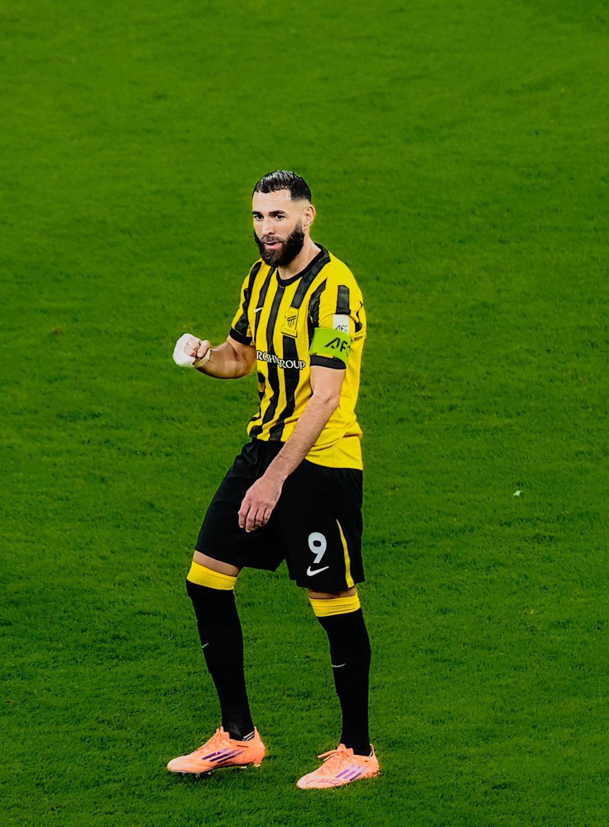 kn_11g's tweet image. متداول الصندوق يستهدف هاري كين الصيف القادم

الاهلي معهم توني وباقي في عقده كم سنه
والهلال تو متعاقدين مع نونيز 
والنصر عندهم كرستيانو 

والاتحاد بنزيما صار بينتهي عقده الصيف القادم 
والله حلم يجينا هاري كين 😰😰😰😰😰💛

&quot; ها مع او ضد &quot;؟ 🤔