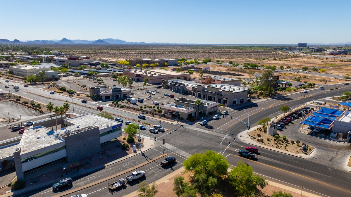 🔑 Another lease signed in North Scottsdale!

Just north of the 101 &amp; 90th St, this renovated retail space sits in a booming corridor with 47K+ cars/day and major new mixed-use projects nearby.

👉 Explore available spaces: na2.hubs.ly/H021LRW0