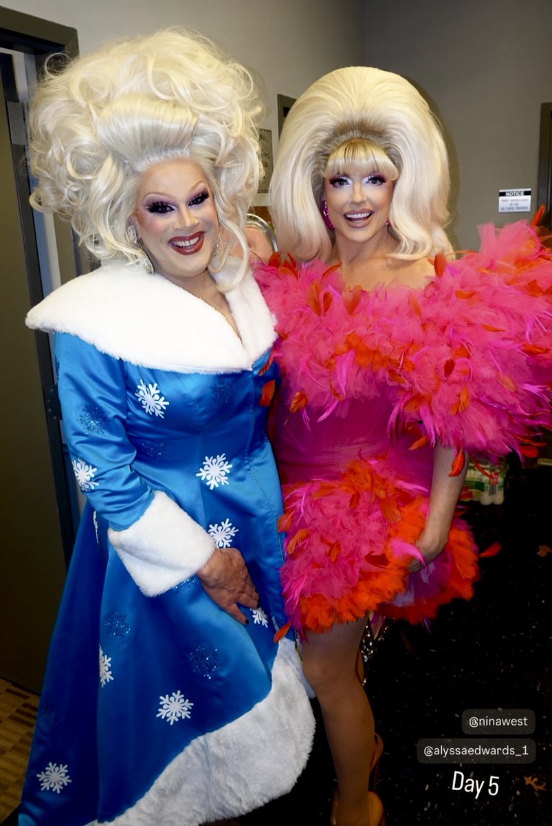 EmEssOh's tweet image. The Christmas fomo has well and truly started! I miss herrrr 😩