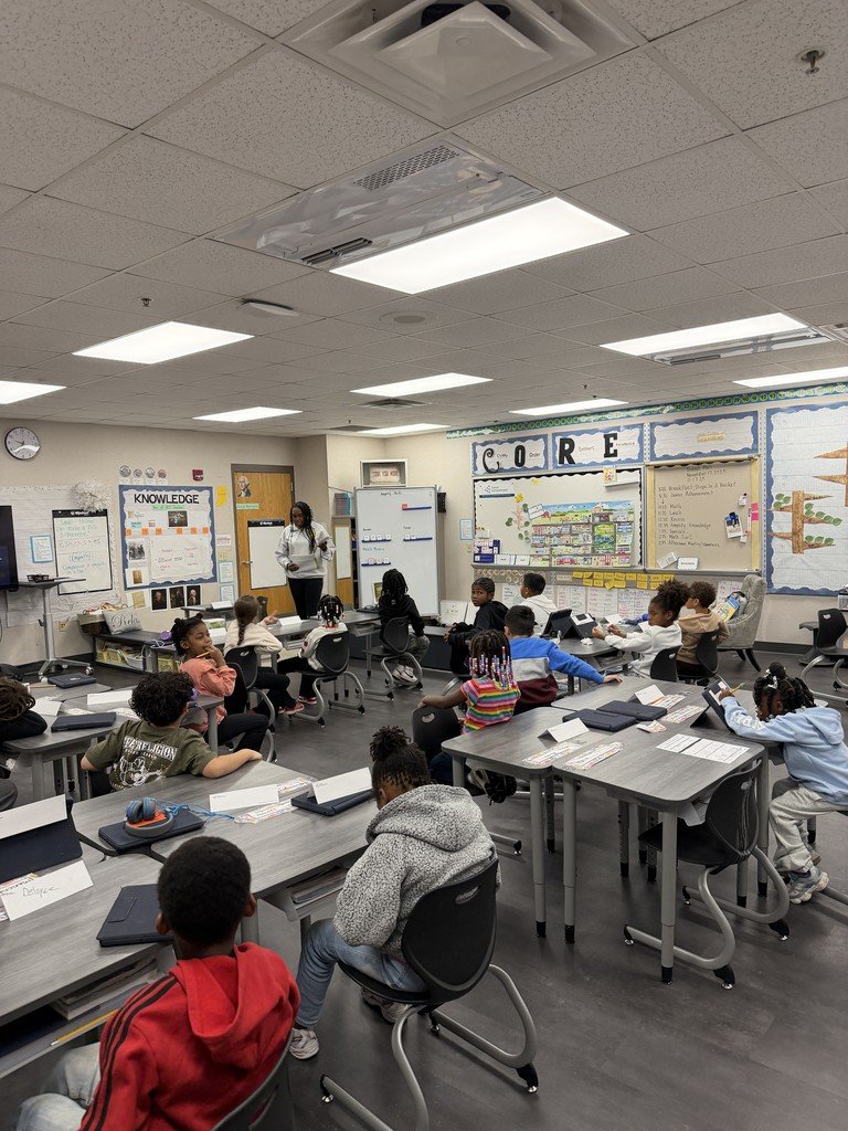 Big ideas were blooming at Lakeside today! Junior Achievement volunteers led  students through fun, hands-on lessons in financial literacy, entrepreneurship, and work readiness. #WarrenWill