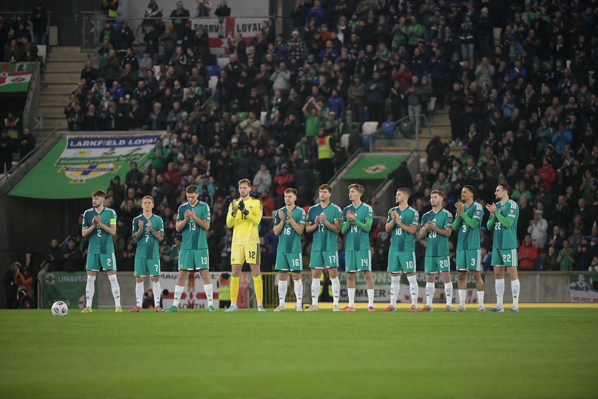 The Best 💚🤍

We held a minute’s applause tonight in remembrance of George Best, who passed away 20 years ago this month. #GAWA