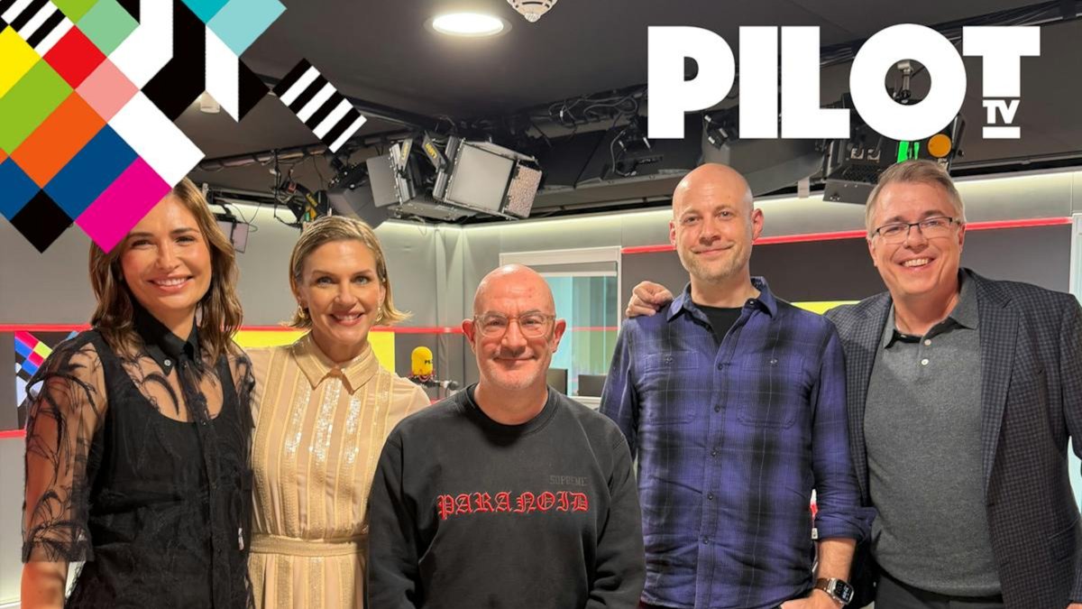 On this week's #PilotTVPodcast we're talking all things #Pluribus with creator Vince Gilligan and stars Rhea Seehorn, who join us live in the studio. Plus! News! Reviews! Listener Qs! And more! Enjoy...

Watch — and listen — here: empireonline.com/tv/news/pilot-…