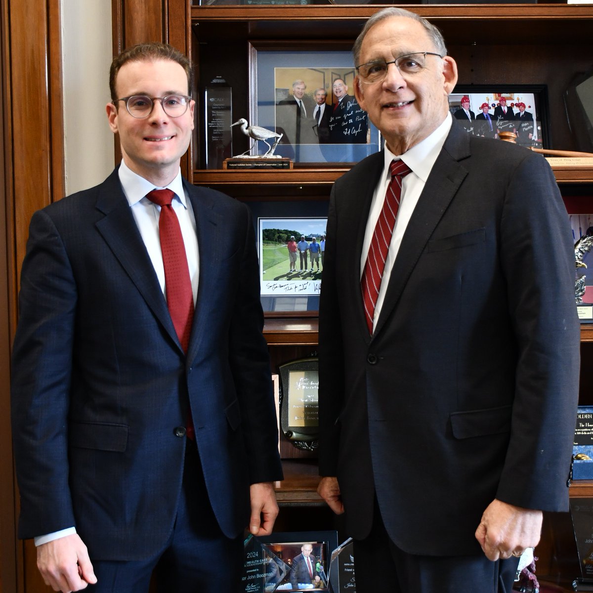 SenateAgGOP's tweet image. Michael Selig is nominated to be Chairman of the @CFTC. His knowledge and understanding of the agency’s mission positions him well in a new leadership role promoting American innovation, particularly as Congress crafts legislation to expand the commission’s authority. 

Chairman…