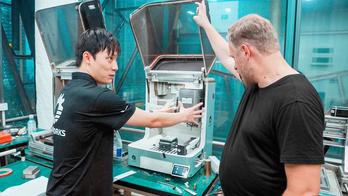 strangepartscom's tweet image. I&apos;m pretty excited about the new NestWorks CNC mill. The plan is to make desktop CNC as easy as 3d printing. I visited them at their offices in Shenzhen and they&apos;re really fascinating engineers &amp;amp; entrepreneurs. Go watch the video I made about my visit on my YouTube