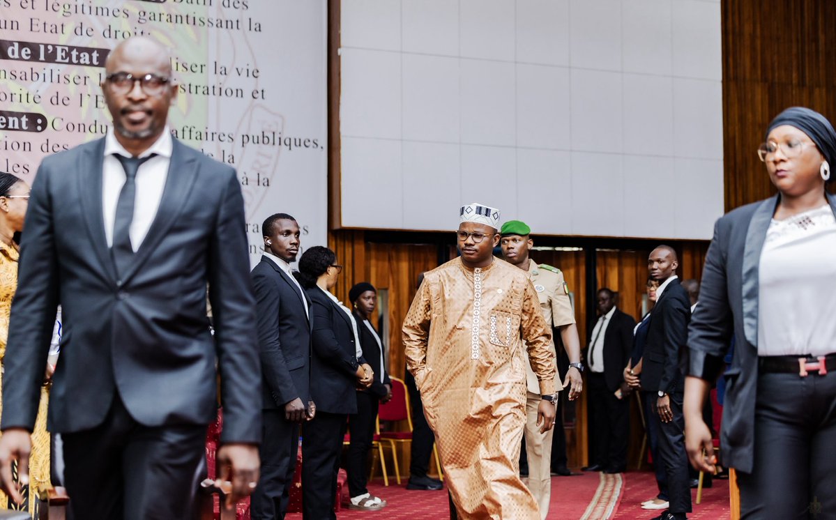 cntguinee1's tweet image. Accueil et installation à la 𝐏𝐥𝐞́𝐧𝐢𝐞̀𝐫𝐞 de ce lundi 17 novembre 2025

————————————————————————

𝐂𝐍𝐓 

————————————————————————

#DrDK #Dansa #PCNT #AGENDA #CNTGN #AllôCNT #Kibaro #PalaisDuPeuple