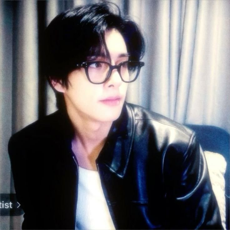 notasdeagua's tweet image. ⠀ ◌𓈒ּ ⠀ 🚀☆ friend #req ˚.⋆ ✞ ॱೃ       
name: inara  ❊⠀. . ﾟ ❤︎ۀ ׄ
nickname: ina, nana, nara 🪼
age: twenty3 ⭒⠀࣭⠀ ◌ﾟ𓂂⠀𝅘𝅥𝅘𝅥
sign: #pisces  ✿𞋯 
(+): anime, comics, dc, f1, autumn, cats♥︎, blue.coded, video games⠀❊𓈒ּ

⠀⠀⠀⠀⠀ ⠀🤍⠀⠀4⠀⠀dm