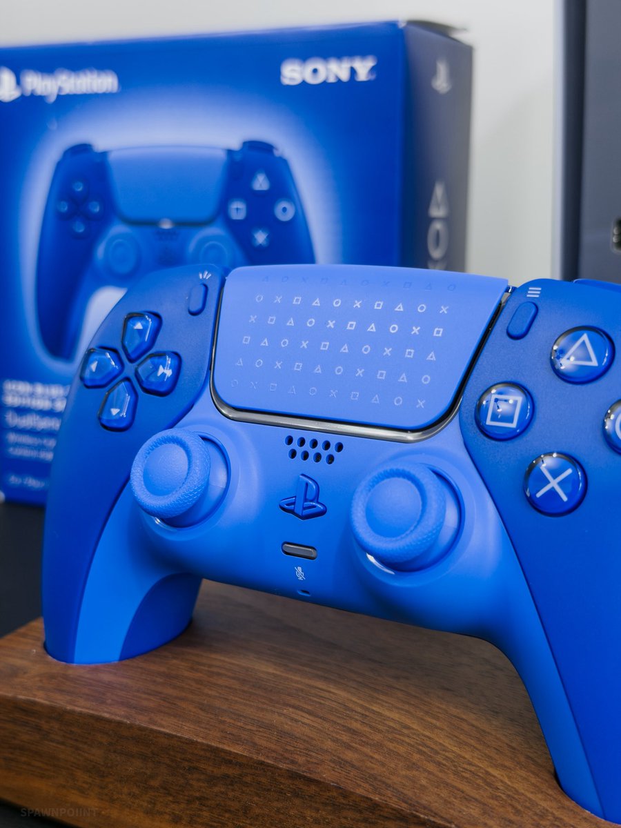 SpawnPoiint's tweet image. The Icon Blue PS5 controller 💙