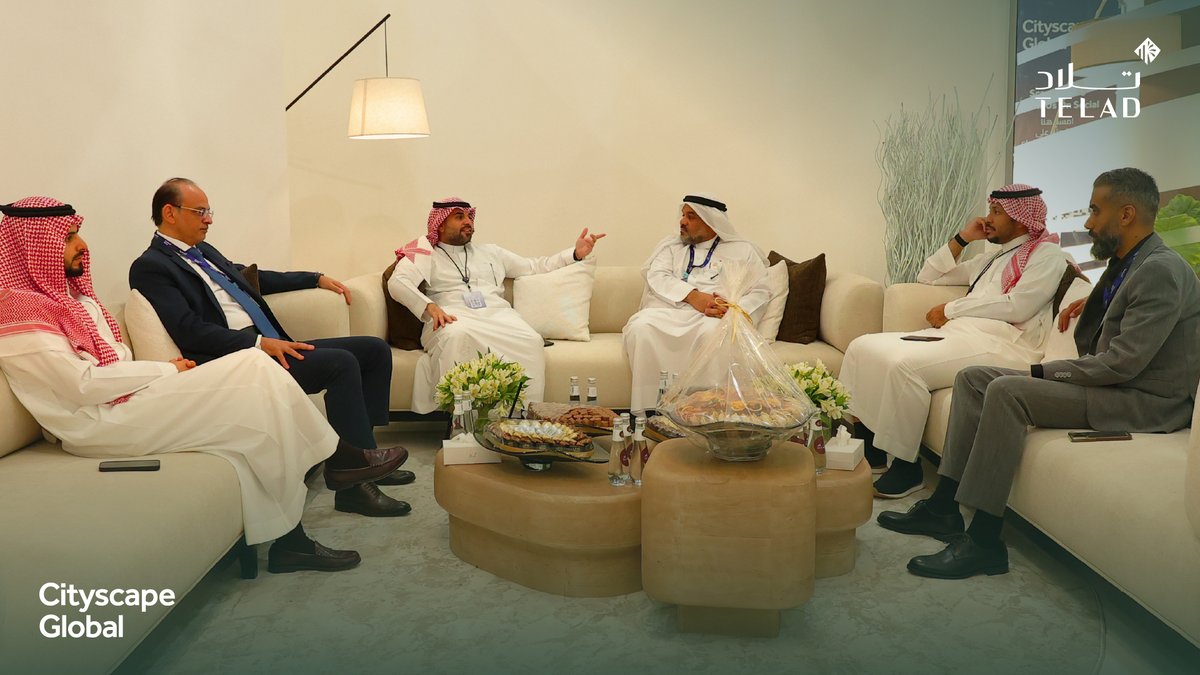 teladre's tweet photo. تشرّفنا باستقبال رواد العقار وأبرز رجال الأعمال وكبار الشخصيات في جناحنا بمعرض #سيتي_سكيب_العالمي 

#تلاد_العقارية https://t.co/fkVwSBNhmN