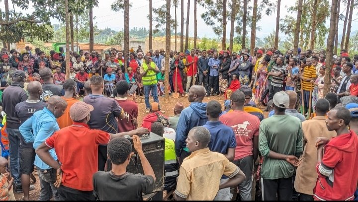 ITANGAZO 
Ubuyobozi <a href="/BumbogoS/">Bumbogo Sector</a> buributsa  abaturage kwitabira inteko y'abaturage izaba ejo ku wa Kabiri  kuva saa  14h00 mu mudugudu wa UWARURAZA mu Kagali  ka NGARA.Serivisi zitangirwa kuri iyi site guhera isaa 09h00 za mu gitondo. Tuzasurwa na MINISITIRI <a href="/RwandaLocalGov/">Ministry of Local Government | Rwanda</a>