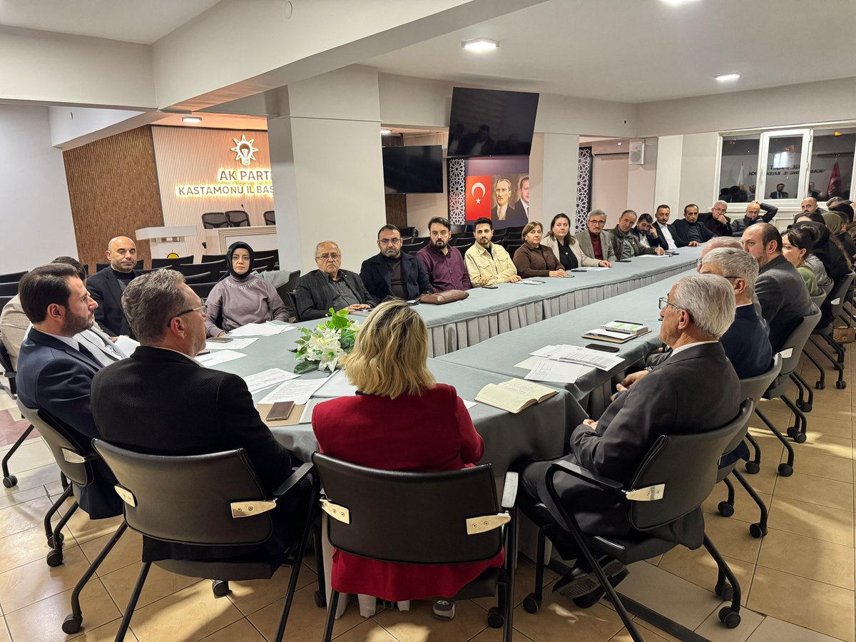 serap_ekmekci's tweet image. 📍AK Parti Kastamonu İl Başkanlığı

Genel Merkez Teşkilat Başkan Yardımcımız ve Batı Karadeniz Bölge Başkanımız Sayın Mücahit Yılmaz’ın @mchtylmz katılımlarıyla il yönetim kurulu toplantımızı gerçekleştirdik…

Kastamonu’muzun her alanına daha güçlü hizmet götürebilmek adına…