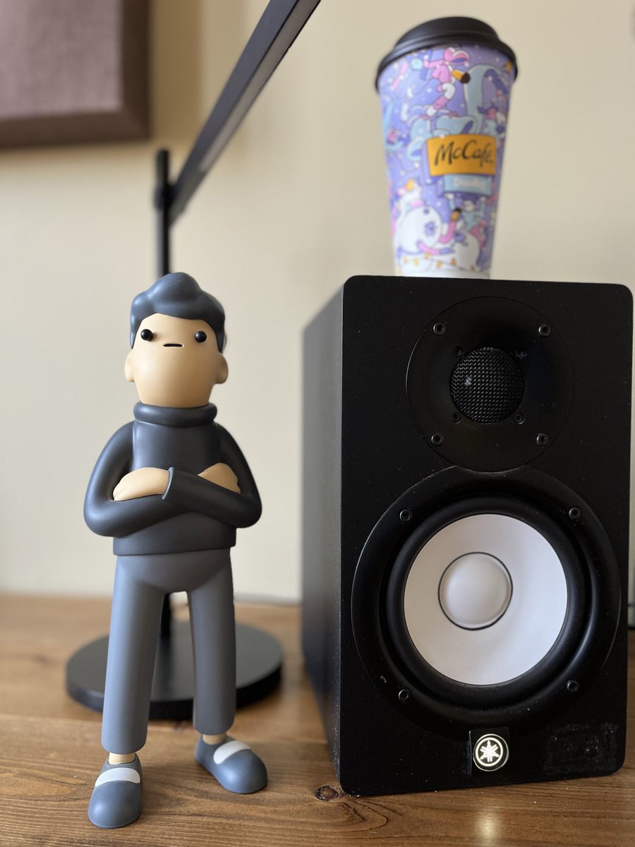 gm from the desk 🫡