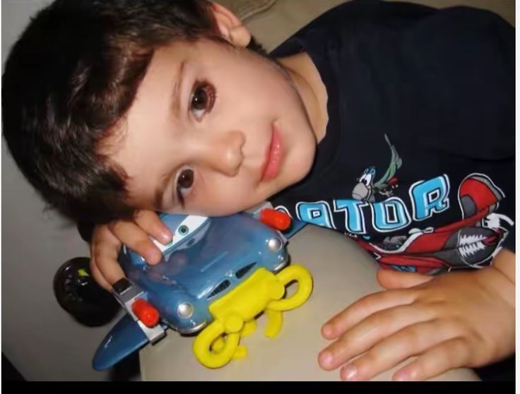 Ahmet💫.Ablacım orda çok mutlusun eminim ama biz seni çok özledik