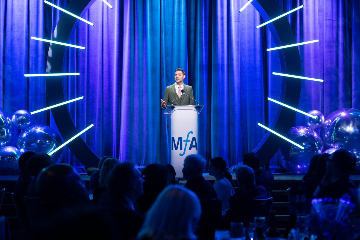 MathforAmerica's tweet image. On November 8, we came together to celebrate the brilliance of the #MfAProud community and explore the impact of AI at the 17th Annual MƒA Fall ƒunction. Revisit the highlights of the night through a photo collection of our favorite moments. bit.ly/4oFMssF