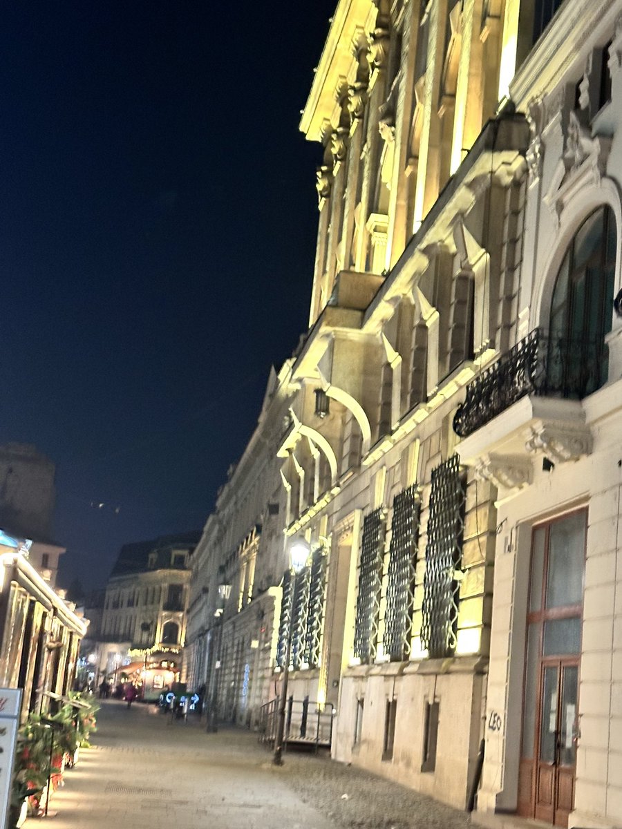 fogoros's tweet image. Bucharest at night. Romania offers creative engineering teams, huge potential for manufacturing; what do you think about the entertainment options? @NicusorDanRO @romania @daily_romania