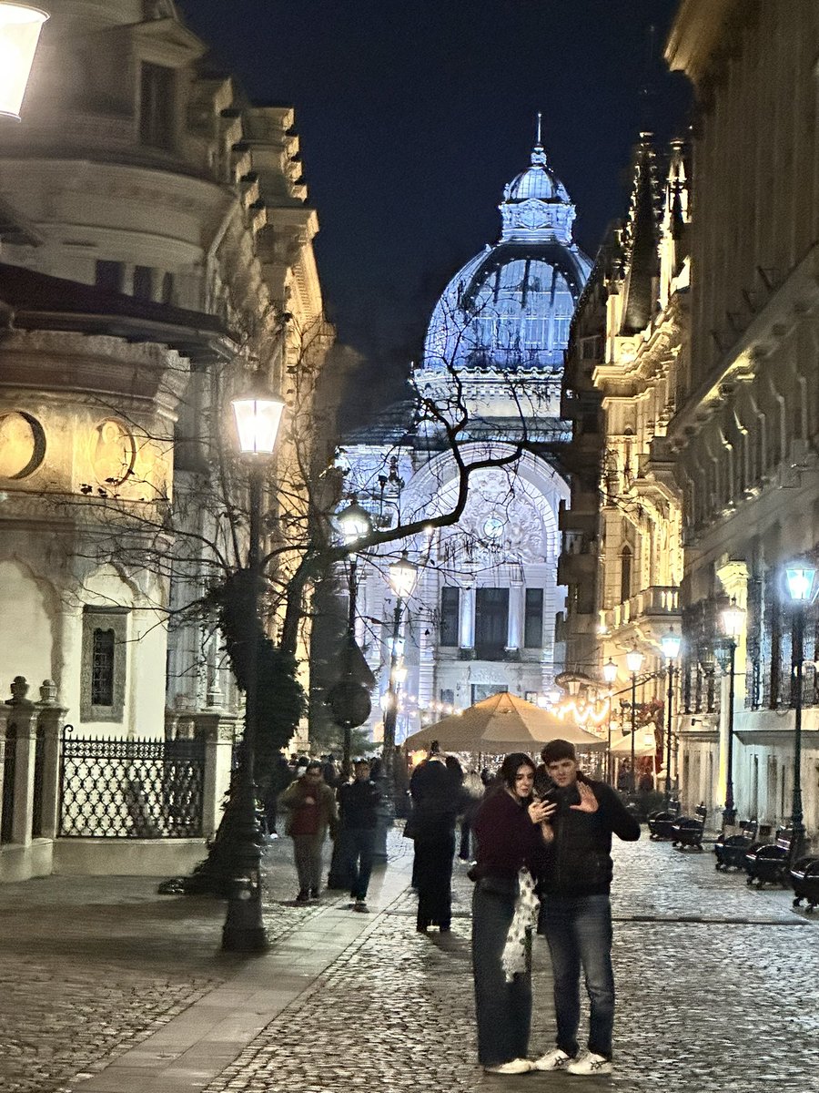 fogoros's tweet image. Bucharest at night. Romania offers creative engineering teams, huge potential for manufacturing; what do you think about the entertainment options? @NicusorDanRO @romania @daily_romania