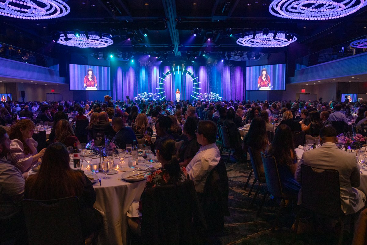 MathforAmerica's tweet image. On November 8, we came together to celebrate the brilliance of the #MfAProud community and explore the impact of AI at the 17th Annual MƒA Fall ƒunction. Revisit the highlights of the night through a photo collection of our favorite moments. bit.ly/4oFMssF