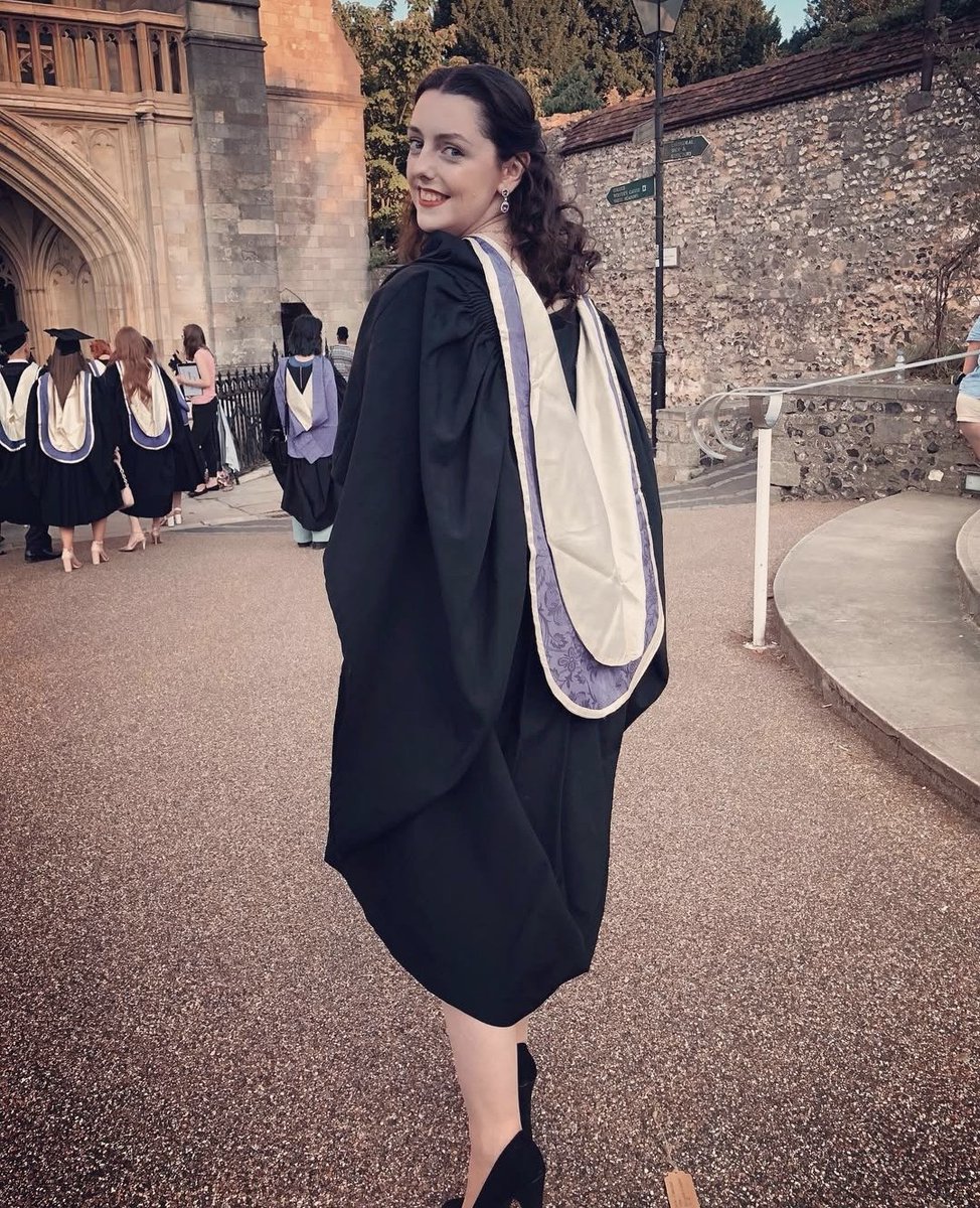 📣 just look at the degree on that chick! 📣