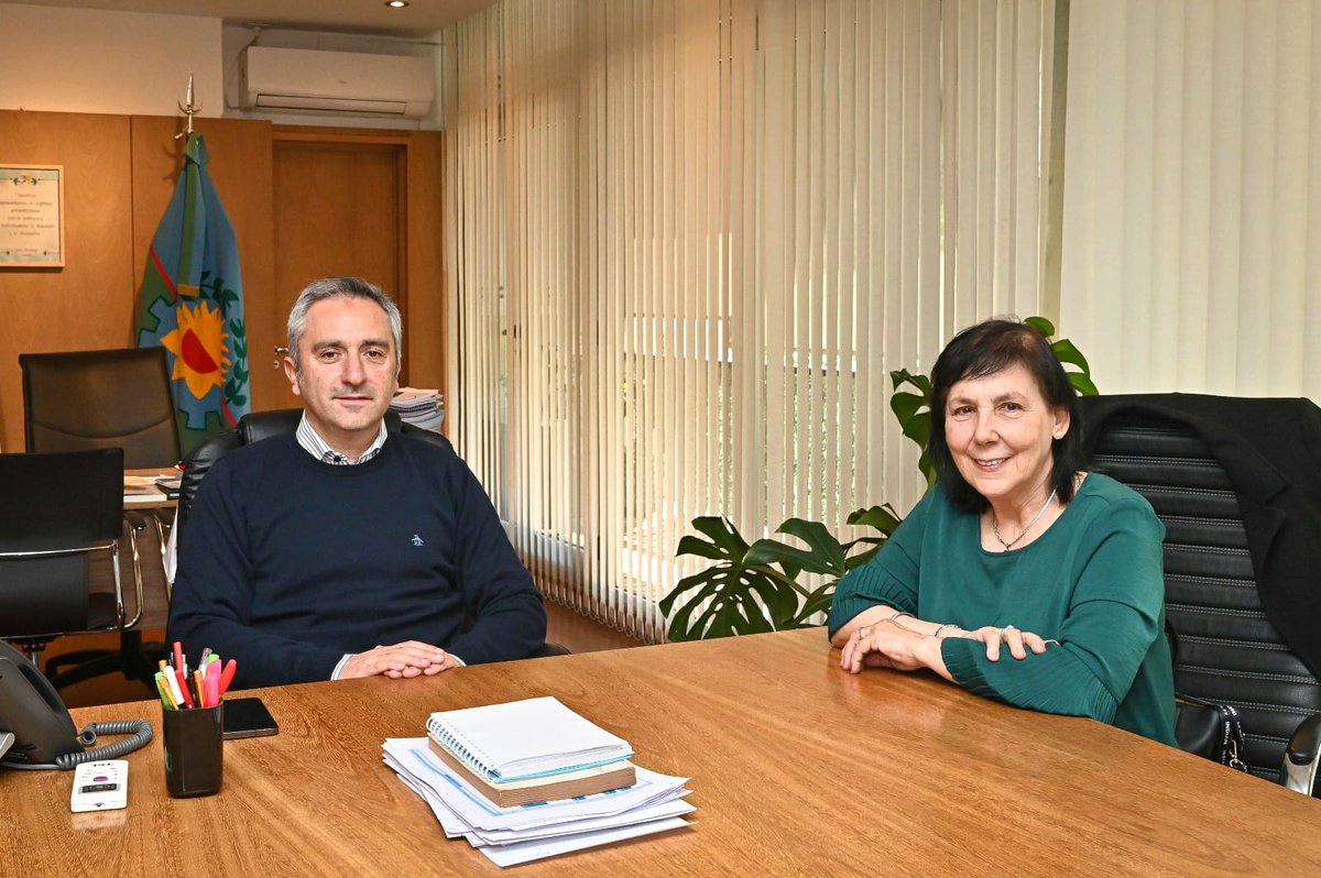 Mantuvimos un encuentro con la Cónsul General de Uruguay en Argentina, Lilian Alfaro, en el que conversamos acerca de la situación social de la comunidad uruguaya en la Provincia y del trabajo coordinado que llevamos adelante para brindarle acompañamiento a los migrantes.