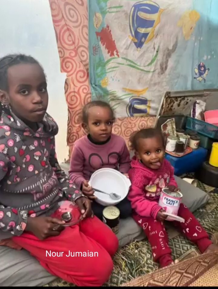 Unfortunately, the support is still very slow… and winter has arrived, leaving us freezing. We have no heavy clothing, and my family shivers through the night.
I beg anyone who can help not to hesitate… we are freezing. ❄️💔
chuffed.org/project/140028…