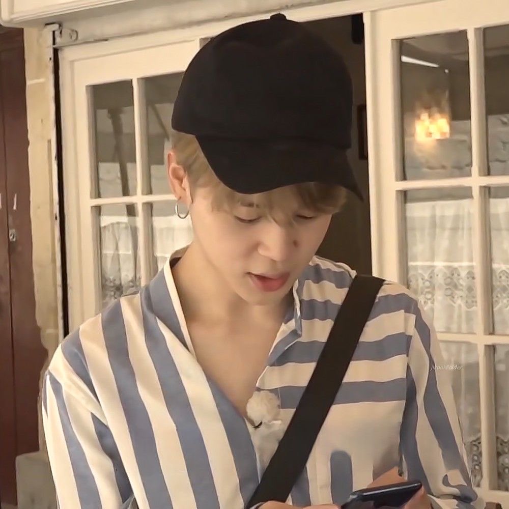 mninissaa's tweet image. i have a big fat crush on malta jimin