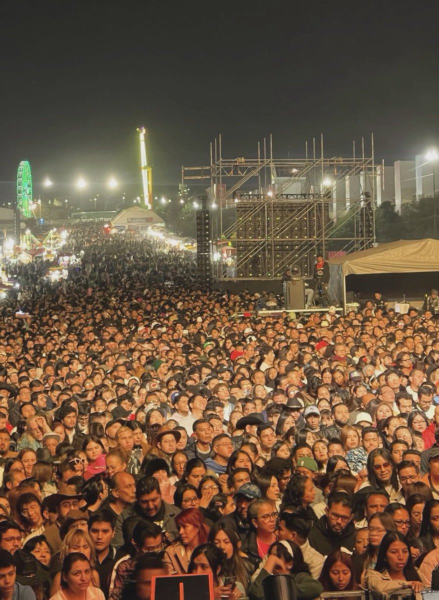 Belinda_Stats's tweet image. Belinda logró reunir a más de 45mil personas en su concierto en Querétaro.