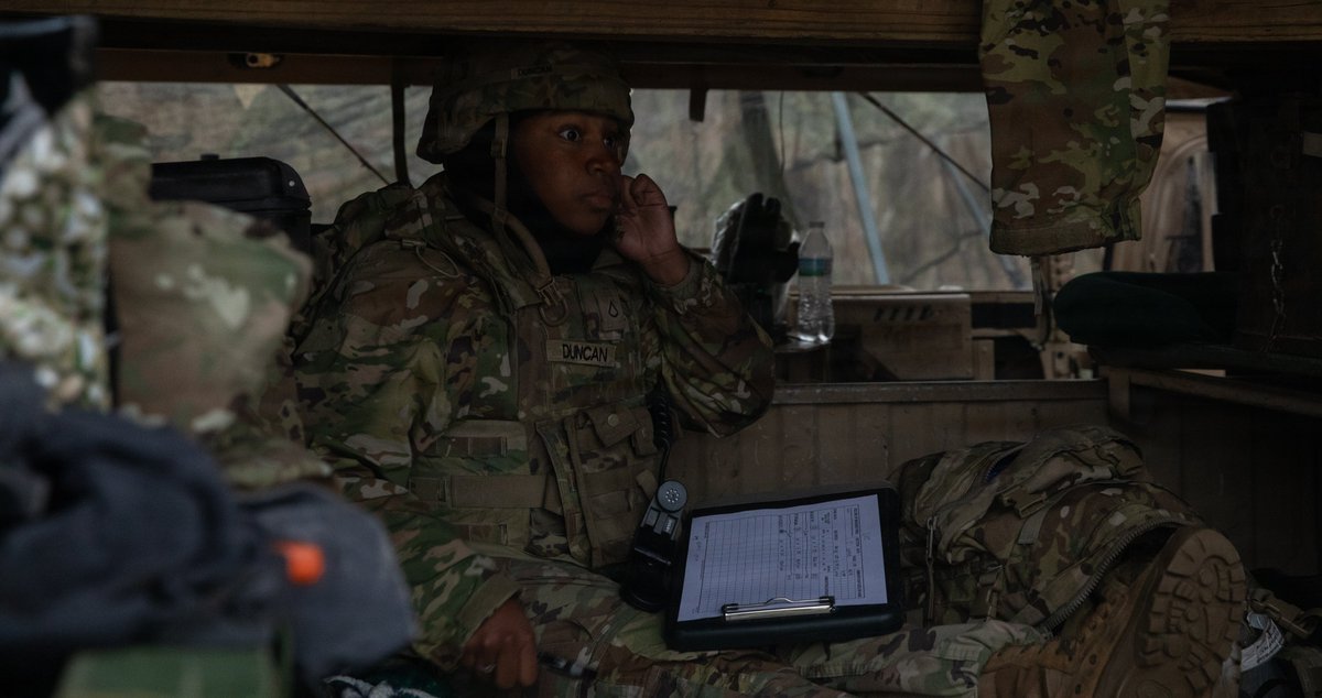 10MTNDIV's tweet image. Thunderdome: Fired Up. 🔥

M777 crews executed live, multi-domain fires to hone speed and precision—the foundations of lethal, ready formations.

#ClimbToGlory #Thunderdome #10thMountain #Fires #Readiness