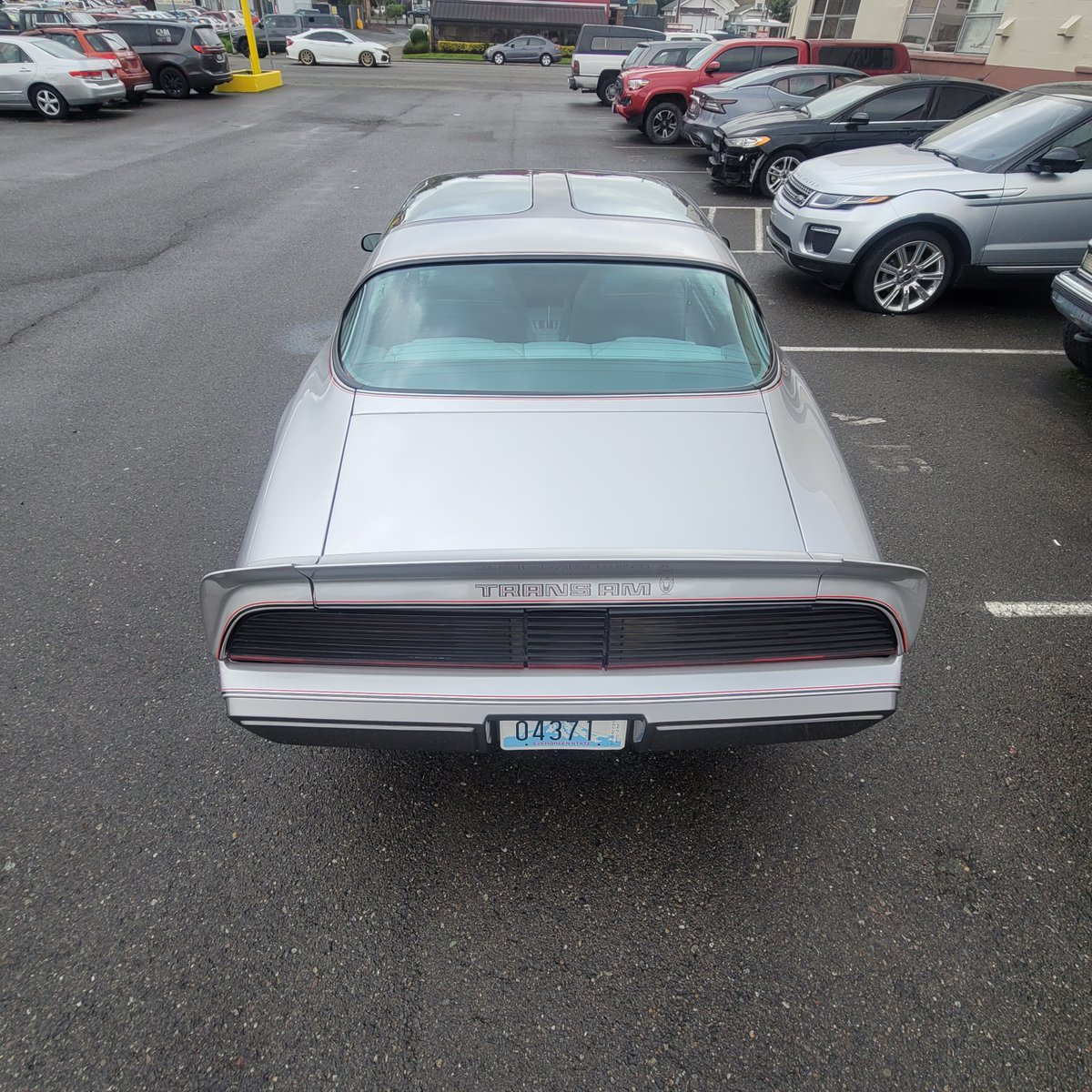 RefinishWay's tweet image. Its #TransformationTuesday and we just gotta share the 1979 Pontiac TransAm refinish. Check her out!  #TransAm #FireBird #ClassicCars #BodyandPaint #NarrowWayRefinish #QueenAnneAutoBody #NWBedliners #AutoBody #AutoPaint #AutoBodyPaint