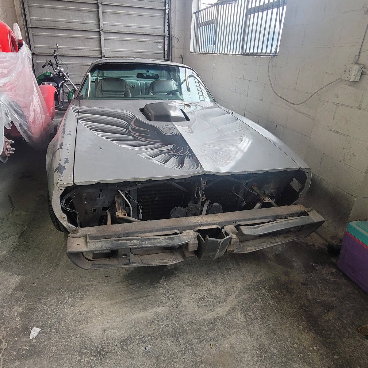 RefinishWay's tweet image. Its #TransformationTuesday and we just gotta share the 1979 Pontiac TransAm refinish. Check her out!  #TransAm #FireBird #ClassicCars #BodyandPaint #NarrowWayRefinish #QueenAnneAutoBody #NWBedliners #AutoBody #AutoPaint #AutoBodyPaint