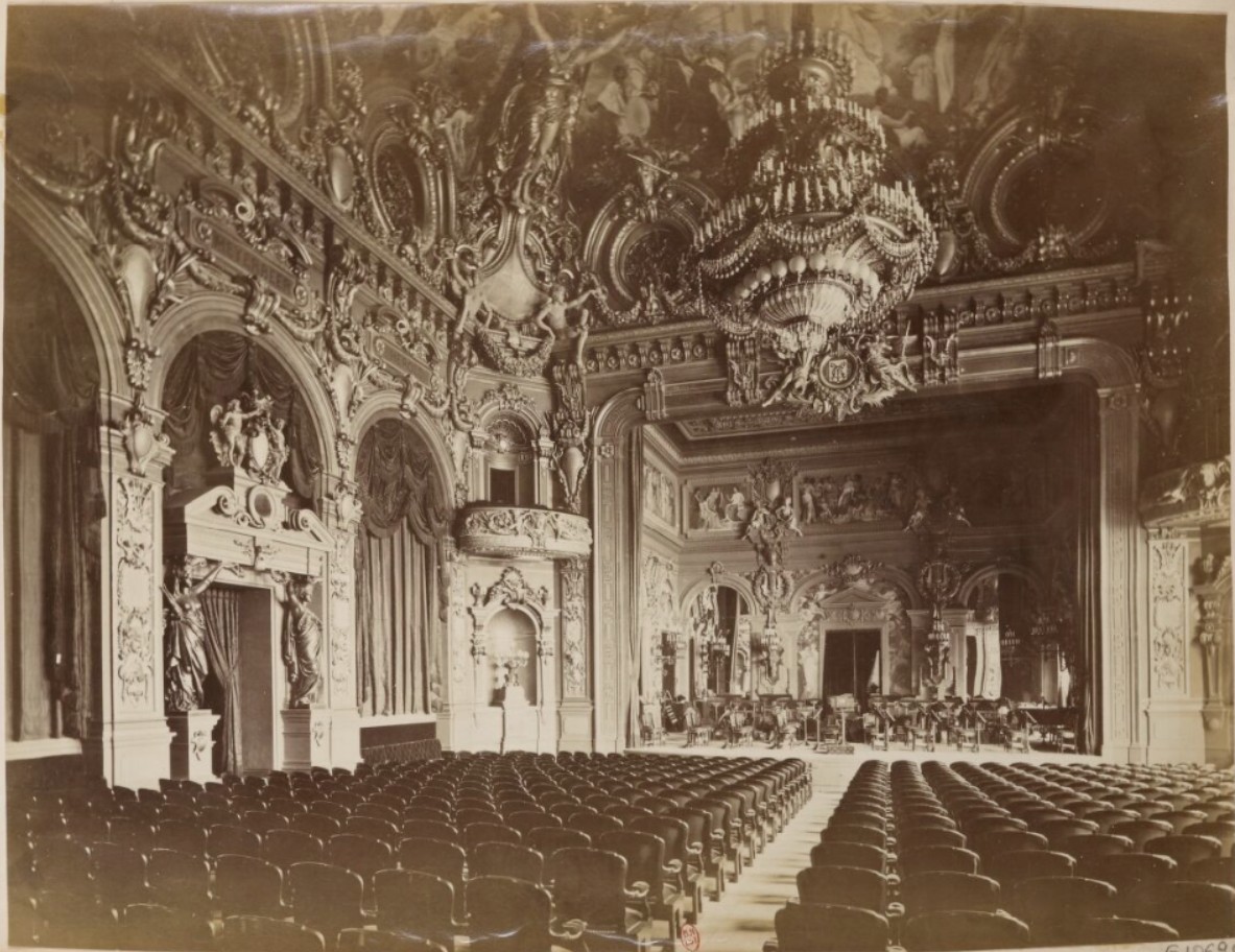 LooyKurt's tweet image. We have movie theatres. We are so advanced.