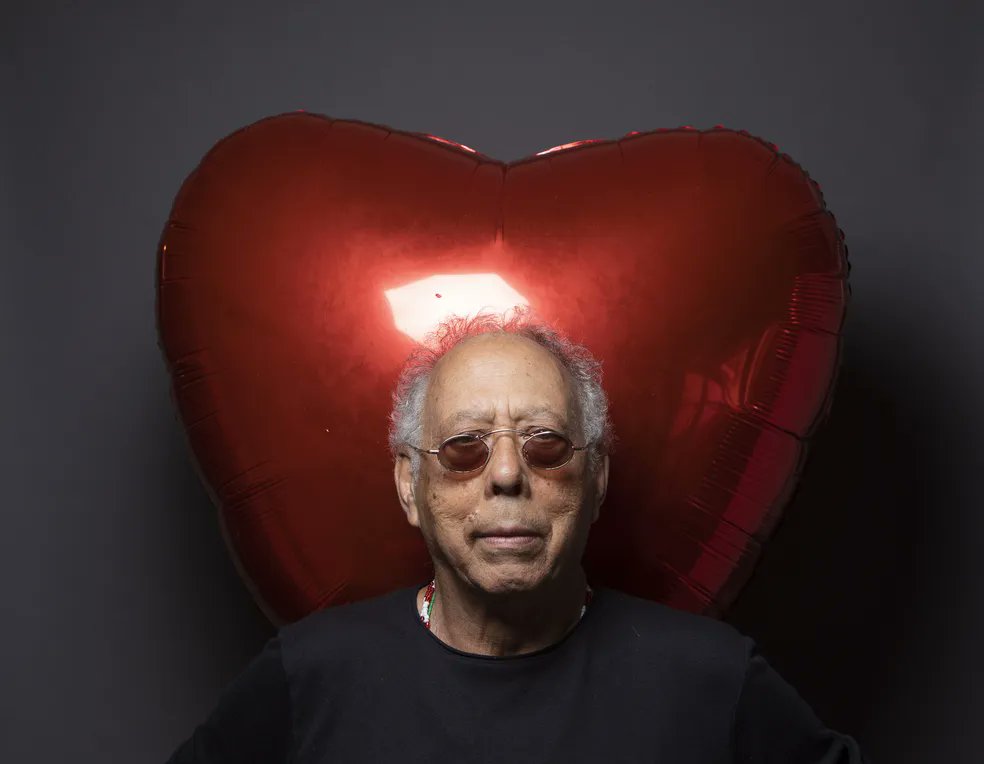 g1's tweet image. Jards Macalé morre no Rio glo.bo/q805zw6