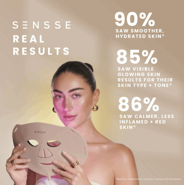 INTOUCH_RUGBY's tweet photo. SENSSE LED Elite Mask – The Ultimate Luxury Wellness Gift This Festive Season https://t.co/LgzVOyqdSY ... now live @ https://t.co/mfuNWdKc74 ! #senssebeauty #ad #ledmask #christmas https://t.co/MXgfcwYydu