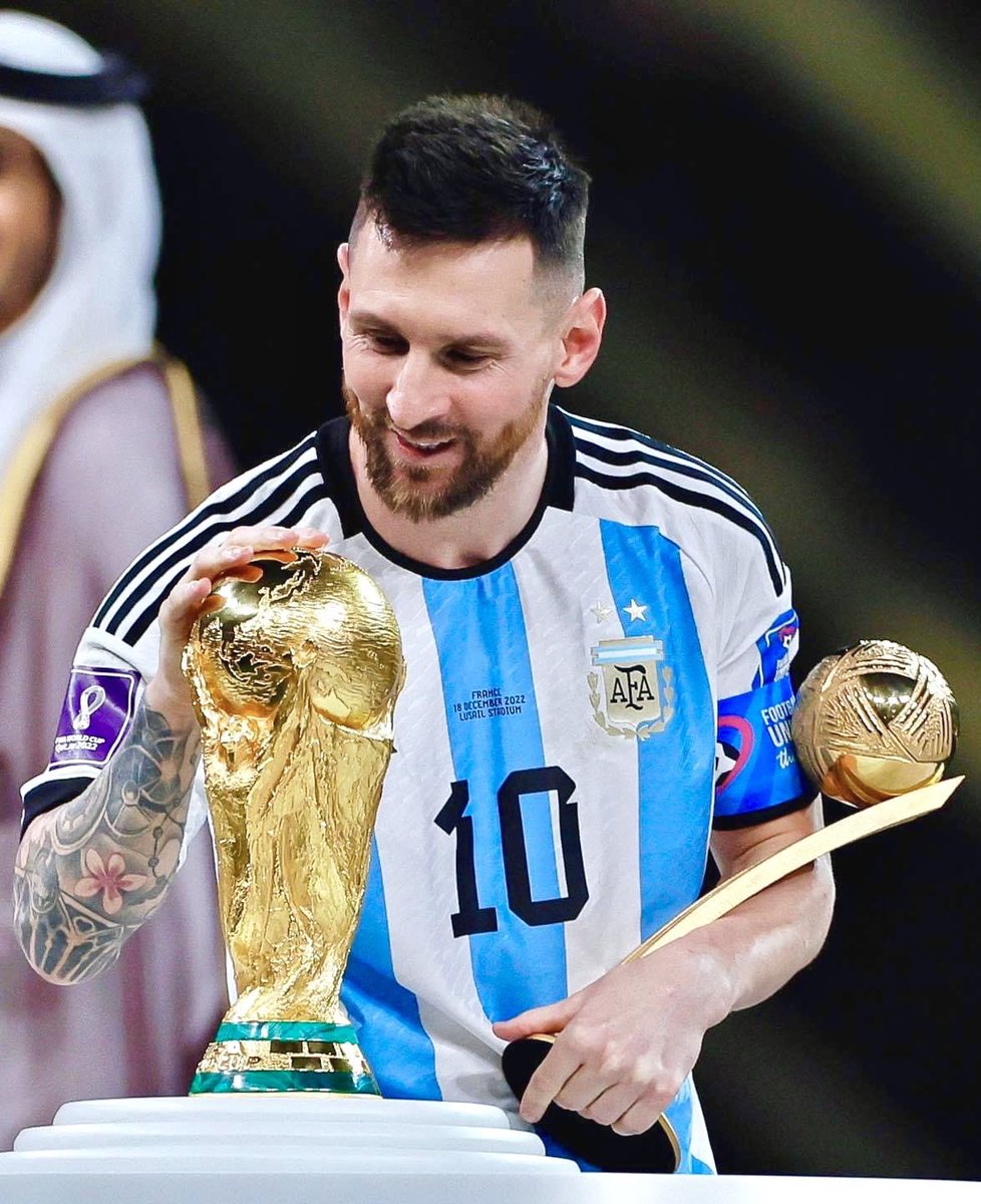 FrenchRapUS's tweet image. 🚨 LÉGENDAIRE !

Cristiano Ronaldo et Lionel Messi seront les premiers joueurs dans l’histoire du football à participer à 6 coupes du monde 🤯

C’est bientôt la fin…