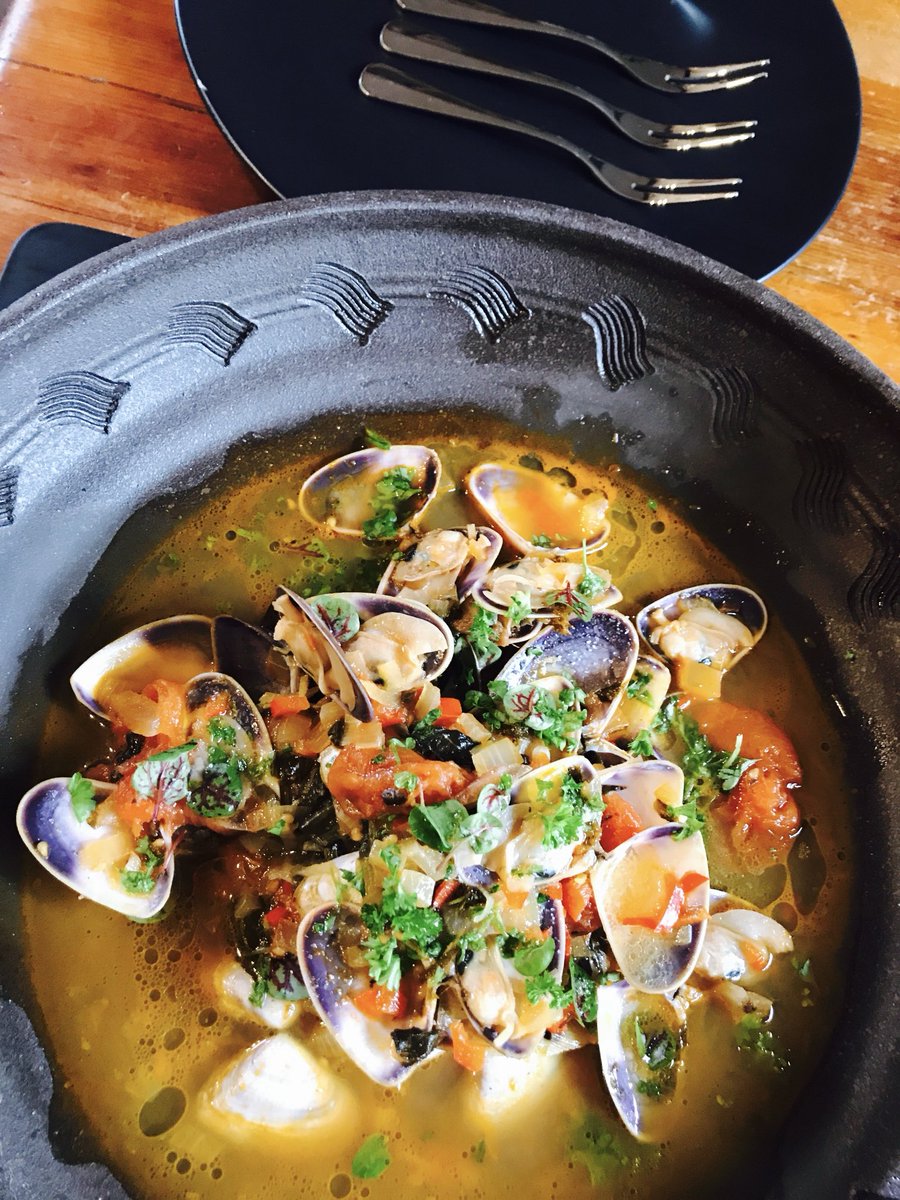 nineov's tweet image. That glass of wine #foodies #chef #foodstudies #healthyfoods #wine 🌱