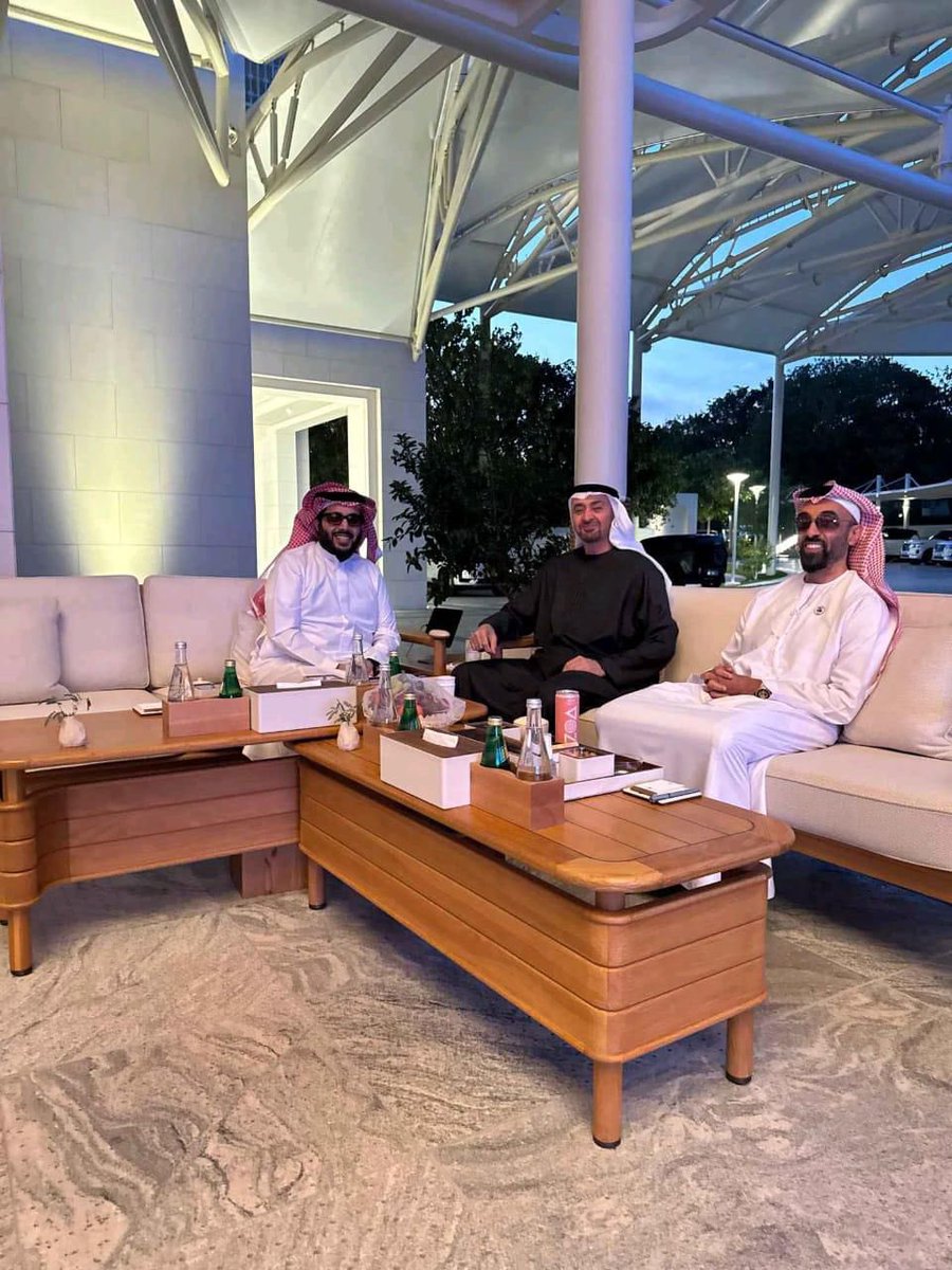 🚨🚨🚨🚨🚨🚨🚨🚨

صورة تجمع صاحب السمو الشيخ محمد بن زايد برفقة الشيخ طحنون بن زايد ومعالي المستشار تركي بن عبدالمحسن آل الشيخ 

🇦🇪🇦🇪🇦🇪❤️❤️❤️🇸🇦🇸🇦🇸🇦