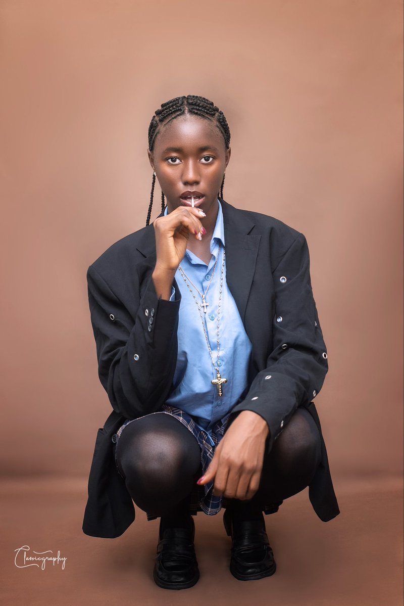 Byclassic__'s tweet image. They stare, I don’t care. ✝️🖤&quot;  

#BlackExcellence #FashionKilla #MelaninPoppin #StreetStyle #BoldAndBlack #BraidsSeason #Confidence #GenZFashion #AfricanBeauty #SlayEveryDay #VibeCheck #2025Vibes