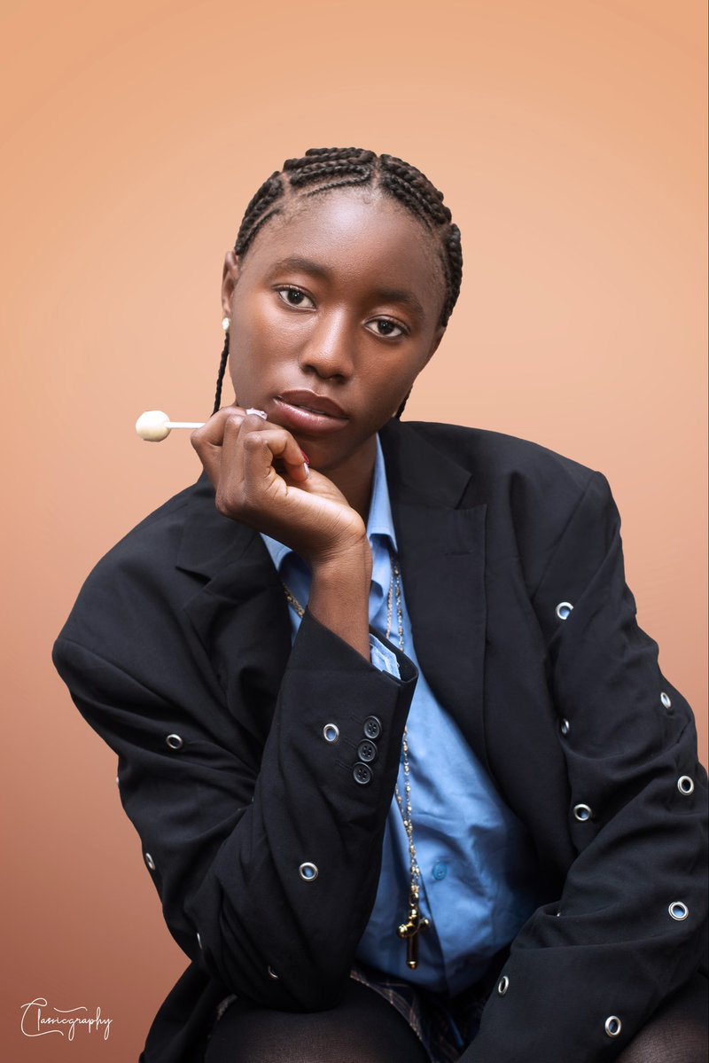 Byclassic__'s tweet image. They stare, I don’t care. ✝️🖤&quot;  

#BlackExcellence #FashionKilla #MelaninPoppin #StreetStyle #BoldAndBlack #BraidsSeason #Confidence #GenZFashion #AfricanBeauty #SlayEveryDay #VibeCheck #2025Vibes