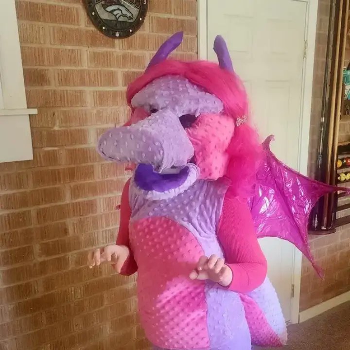 This is a new update for my Himaka Costume what do you guys think?