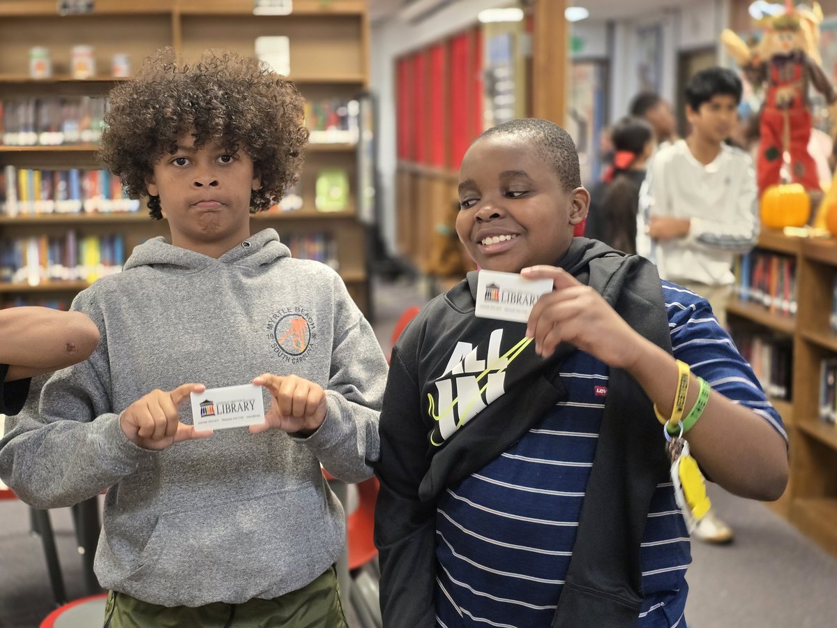 meyzeeklibrary's tweet image. Meyzeek Middle School LOVES visits with the Louisville Free Public Library!!!  @LFPL Special THANK YOU to Alex for helping our students navigate the website &amp;amp; learn about all the great resources available!  #WeAreJCPS #JCPSlibraries #meyzeekreads