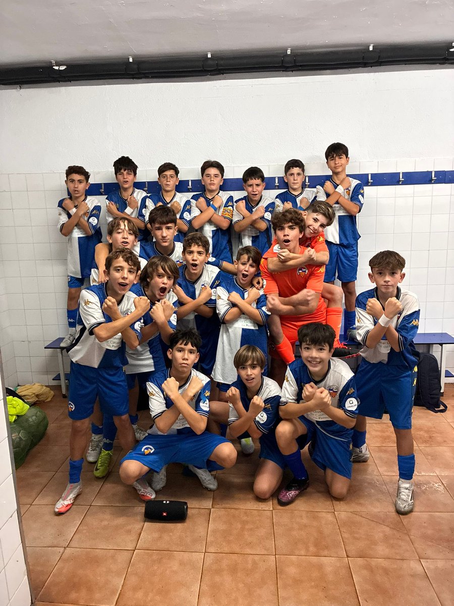 FutBaseCES's tweet image. 🫶🏻 Els 𝗜𝗡𝗙𝗔𝗡𝗧𝗜𝗟𝗦 no deixen de gaudir a cada jornada!

🥳 Victòries del S14 A, S14 B, S14 C i S13 B jugant partits de moltíssim nivell!

💪🏻 Grandíssima feina del S13 A i el S13 C tot i no poder sumar en dos duels molt exigents

#FutBaseCES