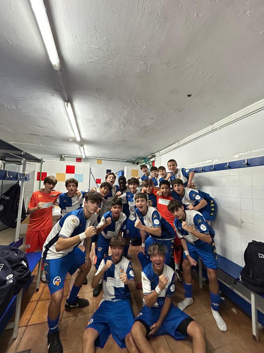 FutBaseCES's tweet image. 🫶🏻 Els 𝗜𝗡𝗙𝗔𝗡𝗧𝗜𝗟𝗦 no deixen de gaudir a cada jornada!

🥳 Victòries del S14 A, S14 B, S14 C i S13 B jugant partits de moltíssim nivell!

💪🏻 Grandíssima feina del S13 A i el S13 C tot i no poder sumar en dos duels molt exigents

#FutBaseCES