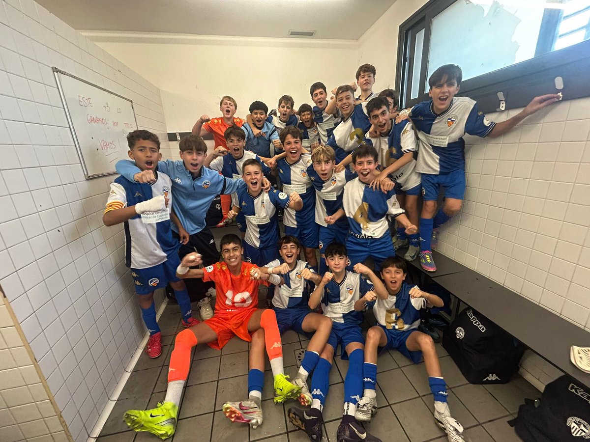 FutBaseCES's tweet image. 🫶🏻 Els 𝗜𝗡𝗙𝗔𝗡𝗧𝗜𝗟𝗦 no deixen de gaudir a cada jornada!

🥳 Victòries del S14 A, S14 B, S14 C i S13 B jugant partits de moltíssim nivell!

💪🏻 Grandíssima feina del S13 A i el S13 C tot i no poder sumar en dos duels molt exigents

#FutBaseCES