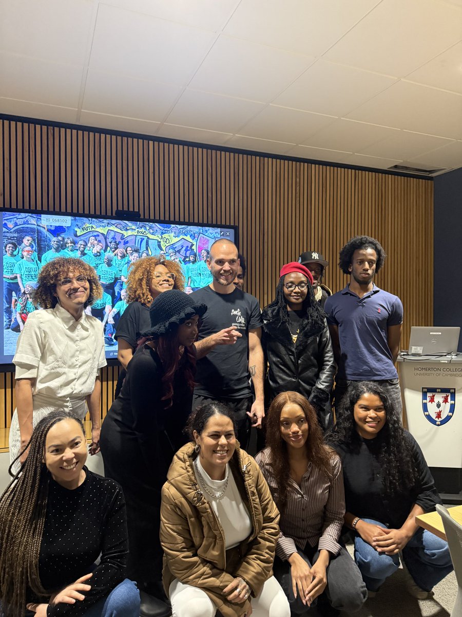Poetic_Unity's tweet image. Protest Poetry @Cambridge_Uni 🖤

Our Protest Poetry session last week explored how Poetic Unity has mobilised young people to fight for racial justice through spoken word!