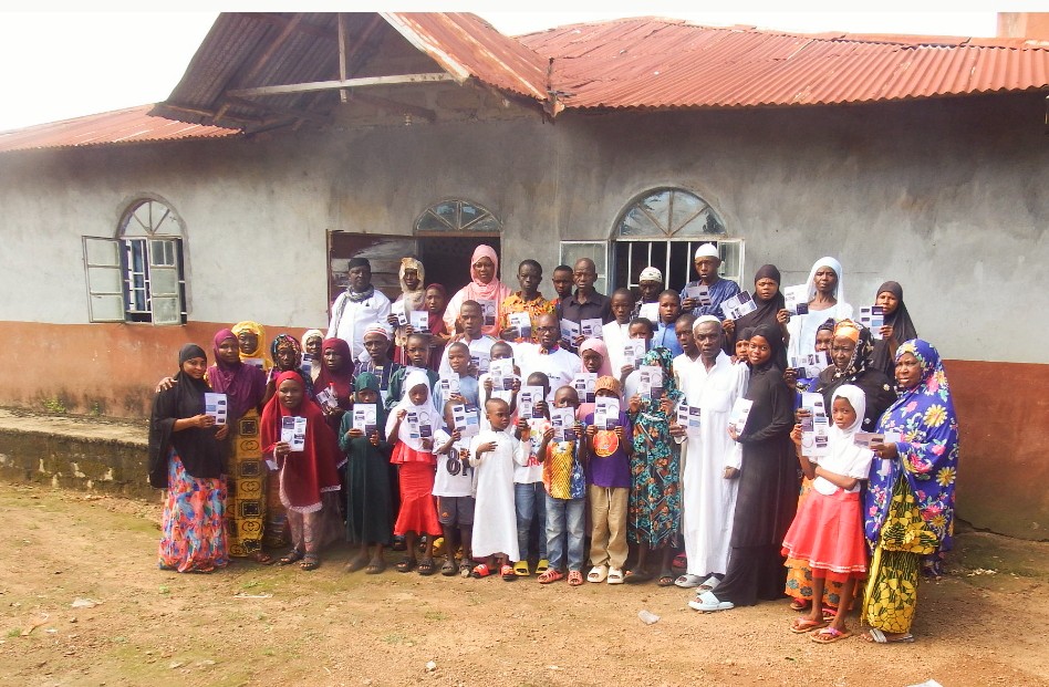 DubawaSL's tweet image. As part of activities marking #WeekForTruth2025, Alusine Rehme Wilson joined the communities at both Masjid Sabourine, Peter Lane, and The Redeemed Christian Fellowship Church of God (RCCG), Chapel of Faith, Makeni City, Sierra Leone  to promote truth, accuracy, and critical…