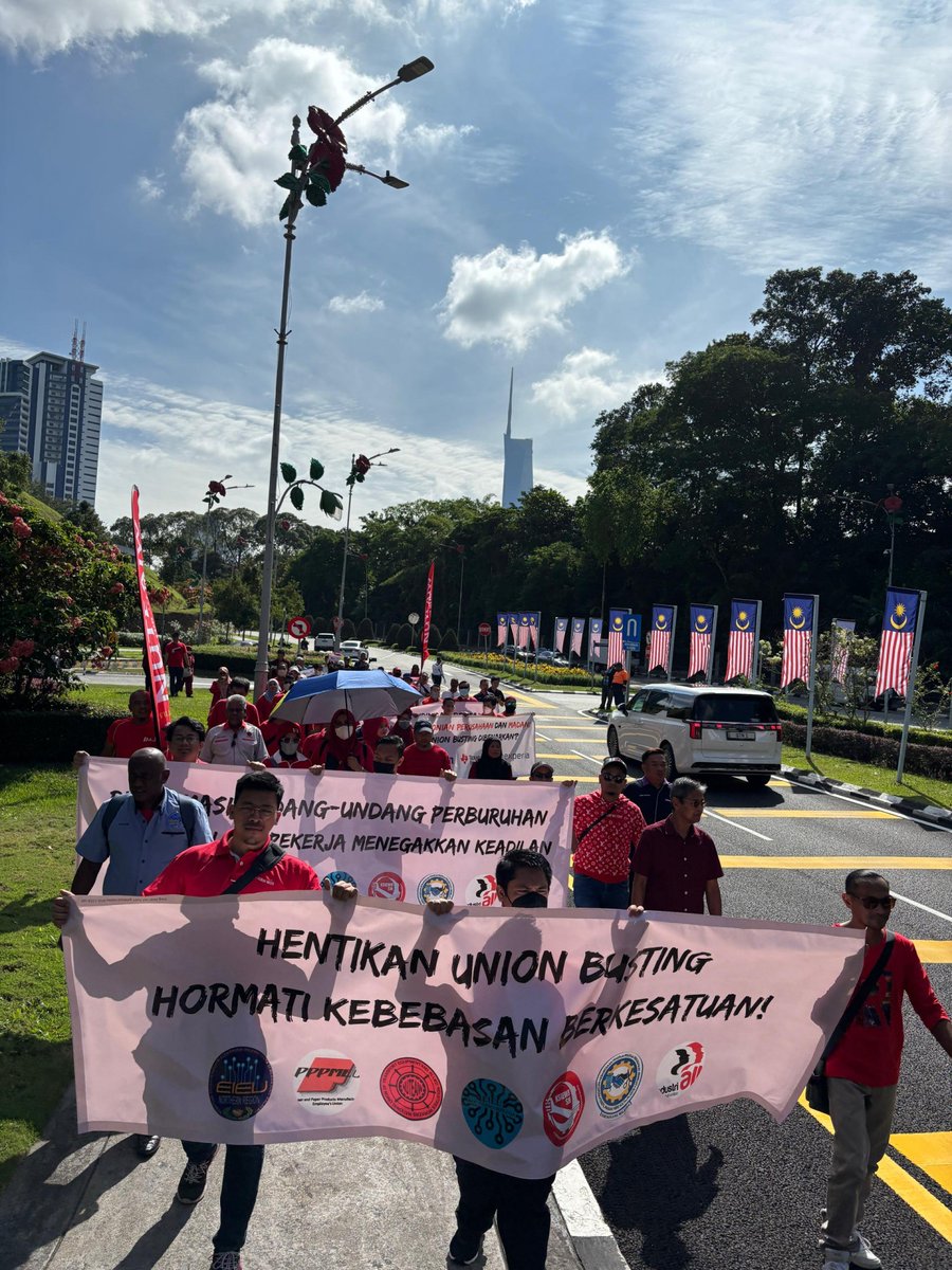 A new Photo of the Week just went up on our main page.  Last week protesters from NUTEAIW, PPPMEU, the EIEU Coalition and NUTGFLP marched outside the Malaysian Parliament, demanding action against employers accused of engaging in widespread union-busting. (Photo: IndustriALL)