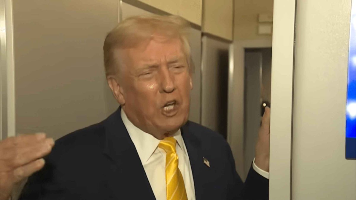 RevTranscripts's tweet image. Donald Trump takes questions from reporters on his Air Force One flight to West Palm Beach, Florida, on 11/14/25. Read the transcript here. rev.com/transcripts/ai…